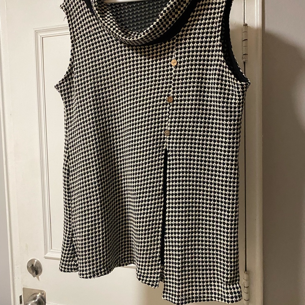 Creations Black and White Houndstooth Tunic